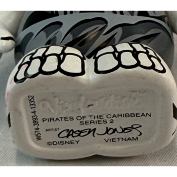 Disney Vinylmation Pirates of the Carribean Series 2 Skeleton Helmsman 3" Figure - Picture 3 of 3